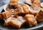 lechon kawali(菲律宾脆五花肉)的特写