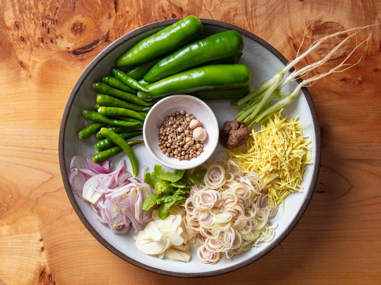 ingredients for thai green curry paste