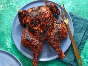 Barbecue chicken on a serving plate