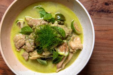 Gaeng Khiao Waan Gai (Thai Green Curry with Chicken) in a large serving bowl