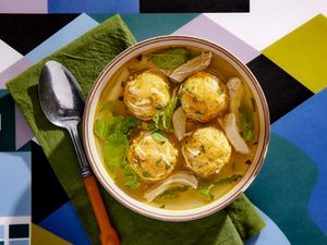 Overhead view of Sopa de AlbÃ³ndigas de Pollo