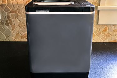 柜台上的Vitamix FoodCycler