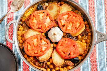 Overhead view of Arroz al horno