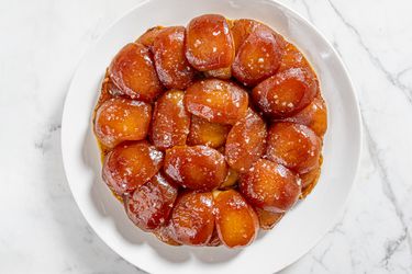 Overhead view of finished tarte tatin